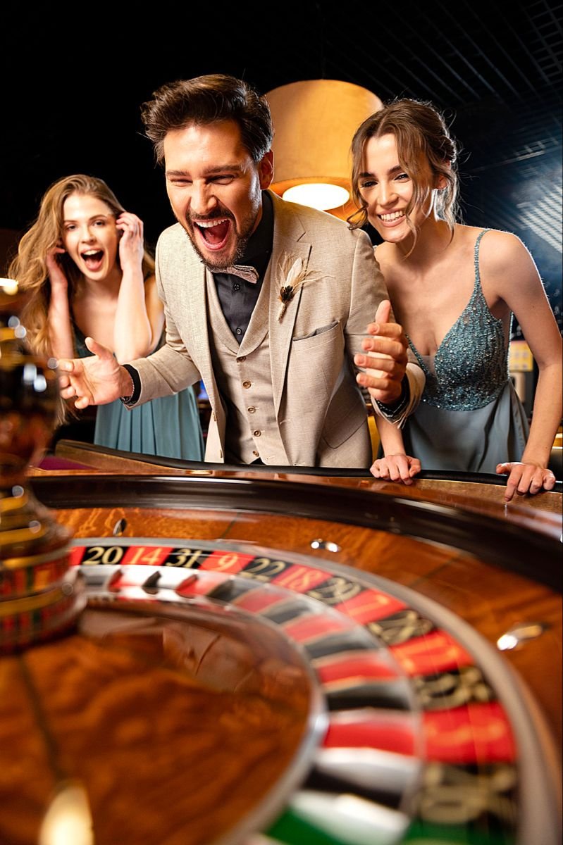 When I first logged into Donbet Casino UK, I was waiting for the usual splash screen to pop up. Instead, a plain blue page with a single “Login” button appeared, and it took me only 12 seconds to get through the two‑step verification. That was the first h